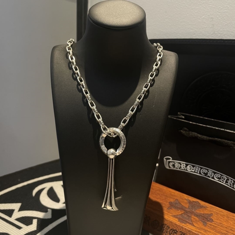 Ch*0me He**ts necklaces